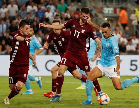 荷兰前锋一条龙破门,帮助球队进决赛(荷兰队 前锋) 荷兰前锋一条龙破门,帮助球队进决赛(荷兰队 前锋)