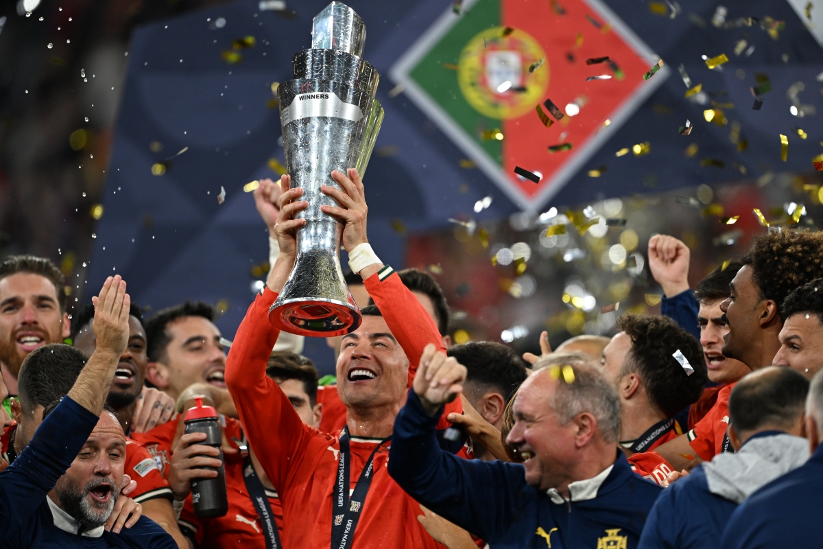 曼联惊险击败巴塞罗那,杀入欧冠决赛的是谁