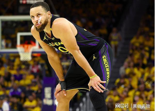 勇士高层谈续约库里