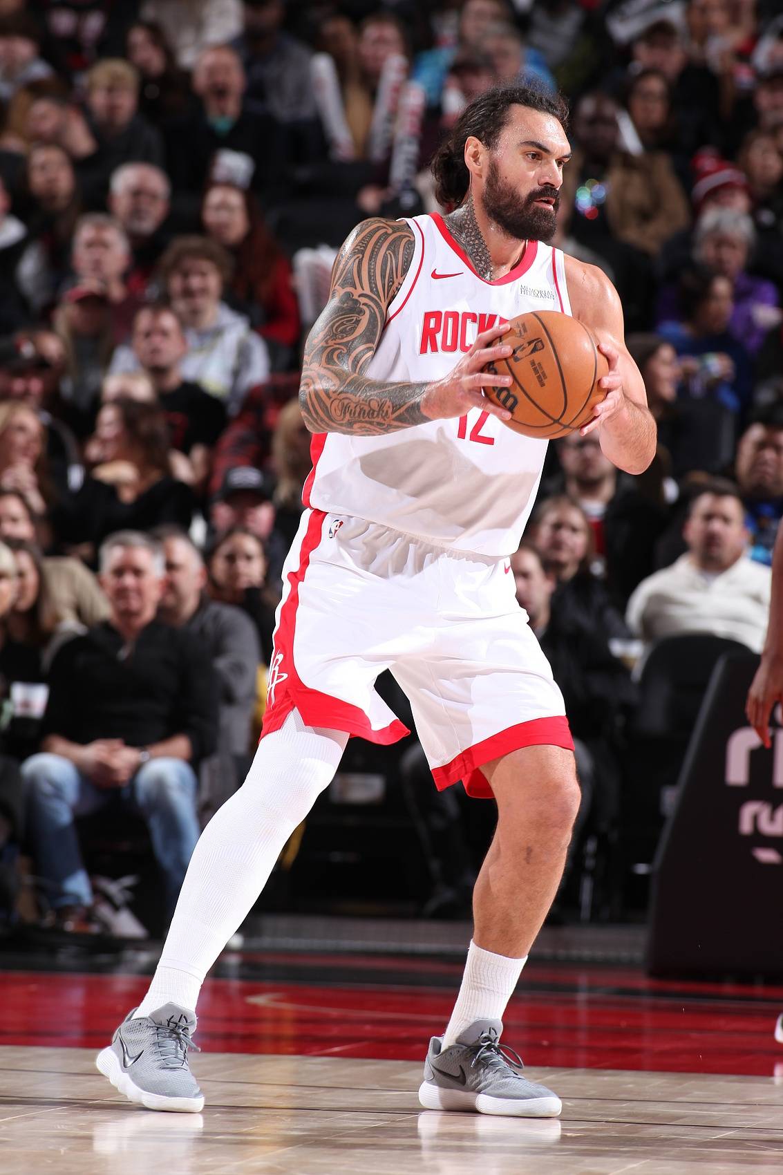 开拓者内线优势明显控制篮板带来胜利