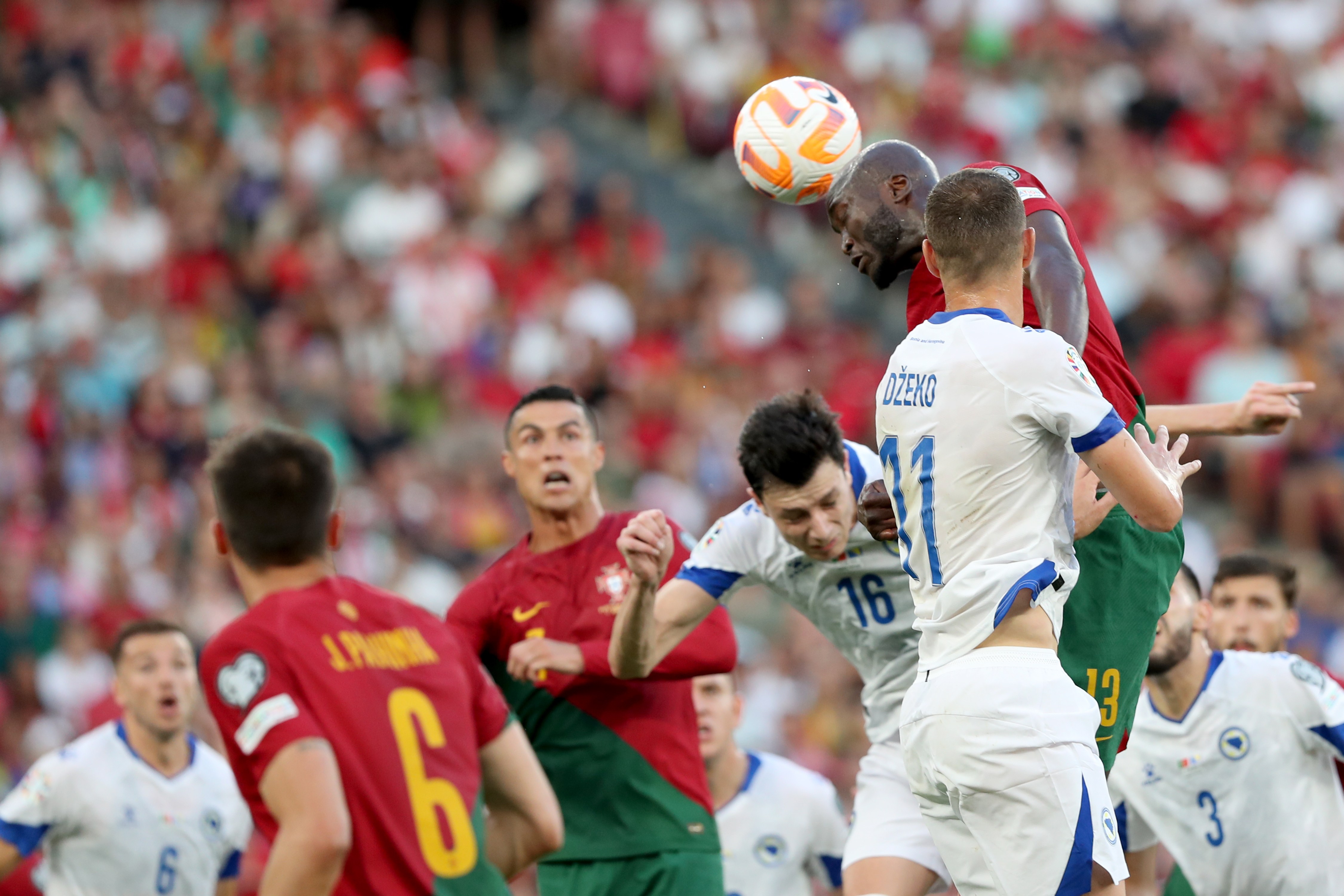 开云-葡萄牙足球明星备战世界杯预选赛