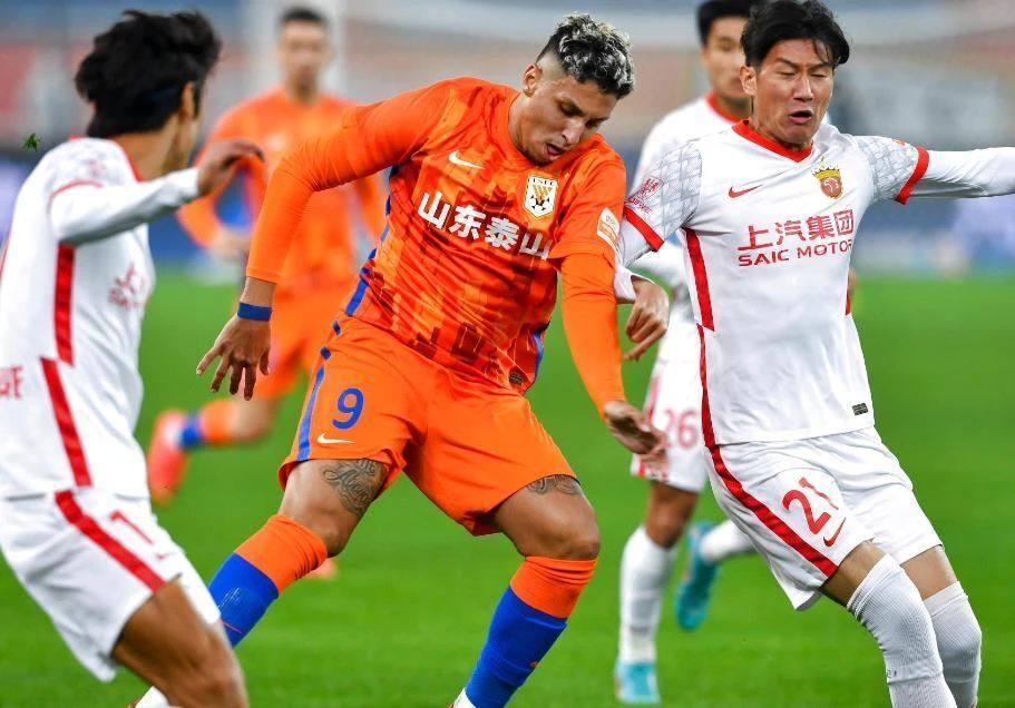 国内豪门球队实力抢眼,力争胜利 国内豪门球队实力抢眼,力争胜利