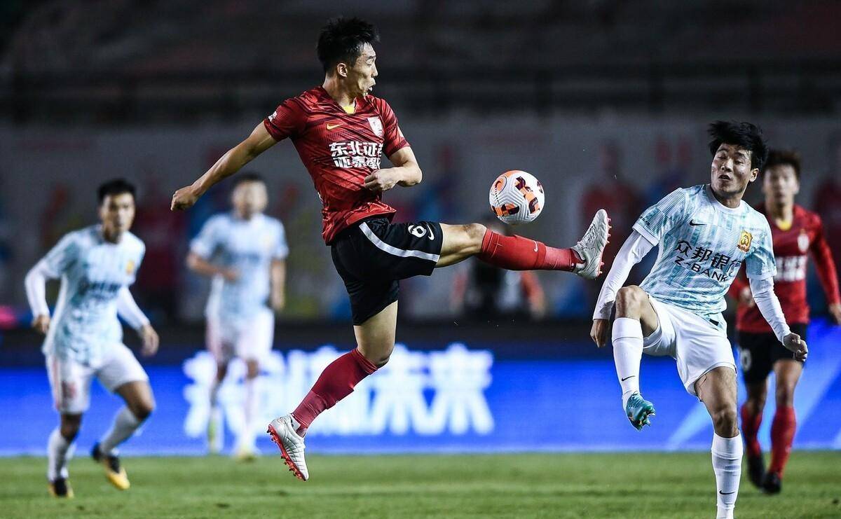 长春亚泰主场失利，状态持续低迷的简单介绍